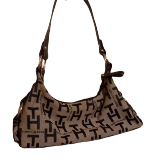 Tommy Hilfiger clutch purse - Picture 6 of 13